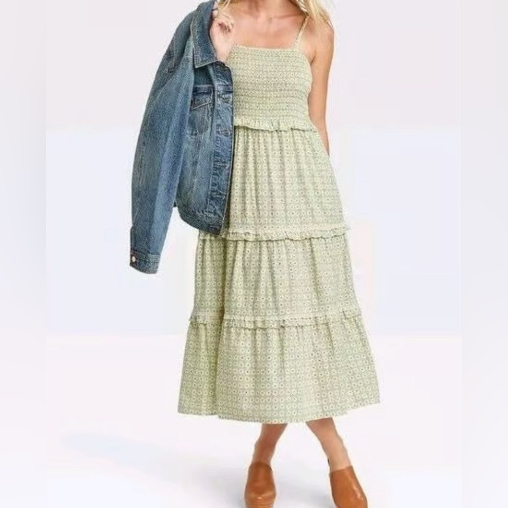 Spaghetti strap 3-tier maxi dress